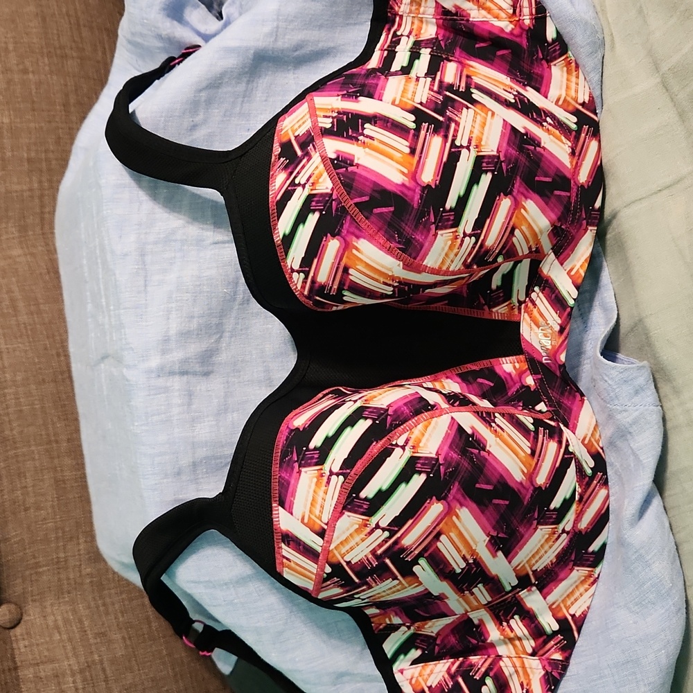 NWOT Panache sports bra - 32GG